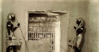 شاهد قاعة عرض مجموعة توت عنخ أمون بالمتحف المصرى فى الخمسينيات