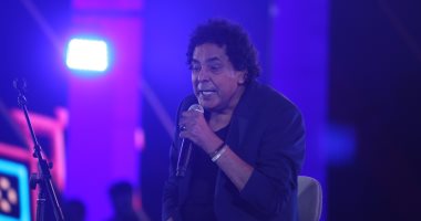 محمد منير يرحب بأعضاء فرقته بمهرجان الموسيقى العربية.. ويعلق: فتحى سلامة صديق عمرى رجعلى