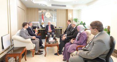 وزير التعليم العالى يلتقى السفير البولندى بالقاهرة لبحث تبادل الخبرات.. صور