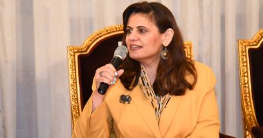 وزيرة الهجرة: البابا تواضروس الثاني رمز وطني ساعد بحكمته على العبور بسفينة الوطن بسلام.. صور 
