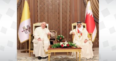 بابا الفاتيكان: الشرق والغرب يشبهان بحرين متخاصمين.. واختيارنا هو طريق اللقاء لا المواجهة