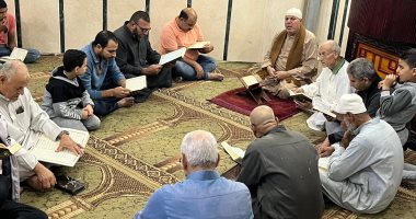 إحياء مجالس الإقراء بالمساجد.. وكبار القراء: تقطع الطريق على غير المؤهلين