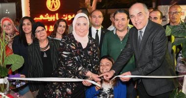 وزيرة التضامن تفتتخ معرض "ديارنا" للحرف اليدوية والتراثية بالدقى.. صور