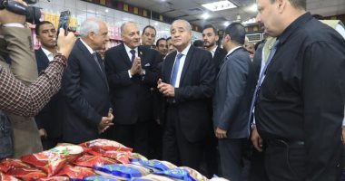 منافذ المجمعات الاستهلاكية تمتلئ بالسلع الغذائية.. وزير التموين: السماح لمضارب القطاع الخاص بتوريد أرز معبأ بـ12 جنيها للكيلو.. ومد صرف الدقيق الحر للمخابز السياحية حتى نهاية 2022 لبيع رغيف الفينو بـ75 قرشا