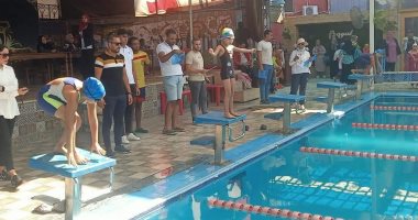 فوز طلاب دمياط في بطولة الجمهورية للسباحة للمرحلة الابتدائية.. صور