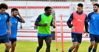 سامسون أكينولا يخطر الزمالك بموعد عودته إلى القاهرة