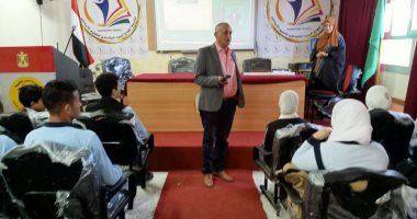 وكيل تعليم الدقهلية يتفقد مدارس إدارة منية النصر لمتابعة انتظام حضور الطلاب