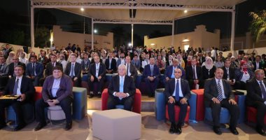وزير التعليم العالي يُكرم الفرق الفائزة بهاكاثون الجامعات المصرية 
