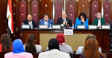 تضامن النواب توافق من حيث المبدأ على مشروع قانون "المجلس القومى للوعى".. ومطالبات بتغير اسمه.. عبد الهادى القصبى: "بناء الإنسان" هو هدف عملية التنمية الشاملة.. ونائب عن التنسيقية: الاستثمار فى الإنسان الأهم