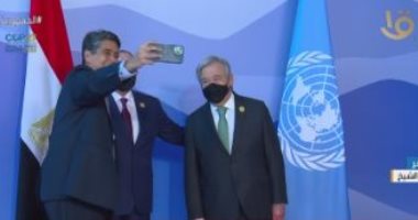رئيس جمهورية "بالاو" يلتقط "سيلفى" مع الرئيس السيسى وجوتيرش
