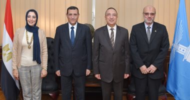 محافظ الإسكندرية: محو أمية 674 من العاملين بالخدمات المعاونة والمواطنين بدواوين الأحياء