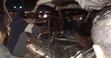 مصرع 2 وإصابة 12 فى حادث تصادم بطريق أسيوط الغربى