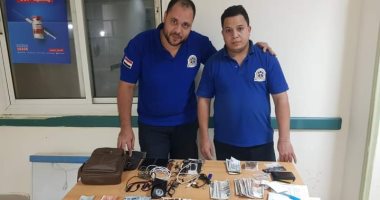 عاملان بإسعاف البحر الأحمر يعيدان 100 ألف جنيه عثرا عليها فى حادث لصاحبها