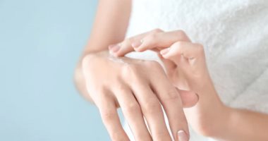 وصفات طبيعية للتخلص من تجاعيد اليدين.. للحصول على بشرة ناعمة وأكثر شبابا
