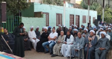 حياة كريمة بقنا تعقد جلسة حوار مجتمعى بقرية المحروسة