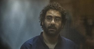 شاهد.. علاء عبد الفتاح يهدد بقطع يد الجيش واقتحام الشرطة والإساءة للقضاء