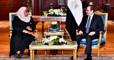 الرئيس السيسي يلتقى فى شرم الشيخ برئيسة تنزانيا ويعزيها فى ضحايا تحطم الطائرة ببحيرة فيكتوريا.. ويؤكد حرص مصر على تعزيز الاستثمارات المصرية فى القطاعات الحيوية وفى مقدمتها إنشاء سد "جوليوس نيريرى" لتوليد الطاقة