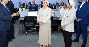 السيدة انتصار السيسى تتفقد معارض المنطقة الخضراء بشرم الشيخ.. وتشيد بالتنظيم