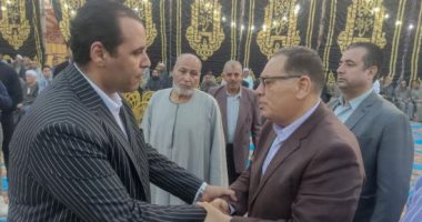 محافظ الشرقية فى عزاء نائب رئيس جهاز مدينة الصالحية: كان مثالا بحسن الإدارة