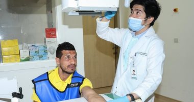 فيتوريا يطمئن على طارق حامد بعد إصابته فى مران اتحاد جدة السعودي