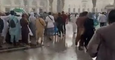 أمطار غزيرة تتساقط على المسجد النبوى الشريف.. فيديو