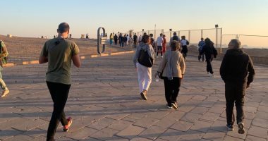 معبد أبوسمبل يستقبل 10 آلاف سائح ورحلات شارتر قادمة من فرنسا.. صور