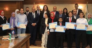 محافظ الجيزة يكرم أصحاب المشروعات الخضراء الذكية المتميزة