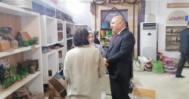 محافظ قنا يشارك في مؤتمر المناخ بمشروع الزراعة بدون تربة
