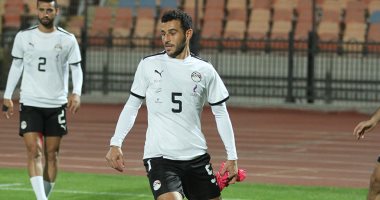 آلام عضلية تبعد حمدي فتحي عن مران منتخب مصر
