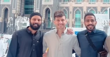 جنش يؤدى مناسك العمرة مع كهربا والهاني سليمان.. صور