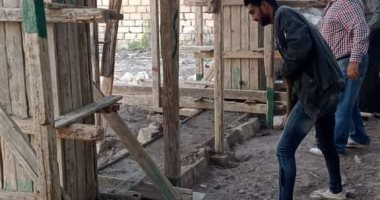 إزالة بناء مخالف فى حى العجمى بالإسكندرية