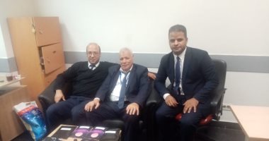 جمارك المطار تضبط راكبين بحوزتهما عقاقير مخدرة وأدوية غالية الثمن