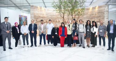 وزيرة الهجرة تنظم جولة لشباب الباحثين بالخارج فى المنطقة الزرقاء بـCop27..صور