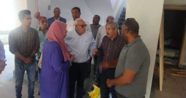 محافظ بورسعيد يوجه بسرعة الانتهاء من مول الملابس المستعملة الجديد