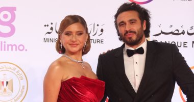 نيللى كريم عن تكريم لبلبة فى مهرجان القاهرة السينمائى: مبروك تستاهلي