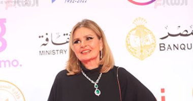 بإطلالات جذابة وأنيقة.. نجمات الفن يخطفن الأنظار فى افتتاح مهرجان القاهرة