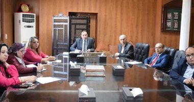 رئيس جامعة بنى سويف: دورات متخصصة لأعضاء الجهاز الإدارى لتنمية مهاراتهم