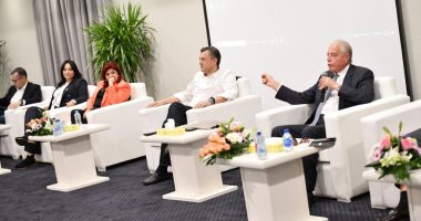 وزير الآثار ومحافظ جنوب سيناء يعقدان اجتماعا مع عدد من المستثمرين السياحيين