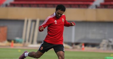 الأهلي يبدأ مفاوضات تجديد عقود حسين الشحات وياسر وأشرف