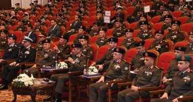 وزير الدفاع يشهد مناقشة البحث الرئيسى لإدارة الشئون المعنوية للقوات المسلحة 