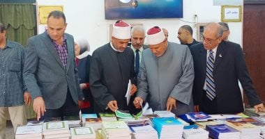 الأعلى للشئون الإسلامية يفتتح معرض كتاب بمكتبة جامعة الأزهر المركزية.. صور