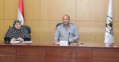 السكرتير العام لمحافظة بنى سويف يناقش مستجدات الجهود المنفذة للتعامل مع الشكاوى