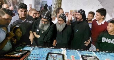 المسيحيون بالأقصر يحتفلون بآخر ليالى أعياد دير مارجرجس بالرزيقات بتورتة 6 أمتار.. صور