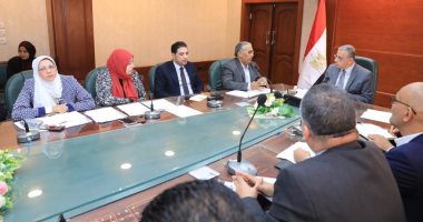 محافظ سوهاج يترأس اجتماع اللجنة العامة لحماية الطفل