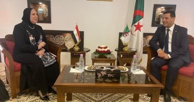 نيفين جامع تستعرض استراتيجية مصر للنهوض بقطاع الحرف اليدوية والتراثية 