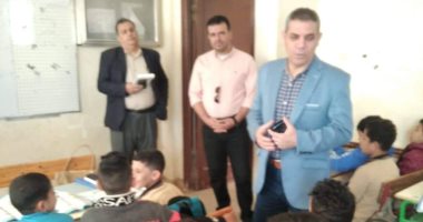 وكيل تعليم القليوبية يشدد على منع الباعة الجائلين أمام بوابات المدارس