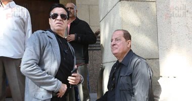 هانى مهنا وحفيدة زكى رستم يشيعان جثمان الموسيقار محمد سلطان