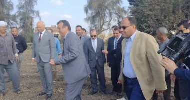 رئيس جامعة بنها يعلن بدء زراعة 60 فدان قمح.. ويؤكد: المساحة 4 أضعاف العام الماضى
