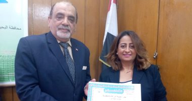 وكيل زراعة الإسكندرية يكرم محررة اليوم السابع للتغطية النشطة فى زراعة المحاصيل