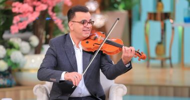 "جهاد عقل" يقدم أجمل معزوفاته فى "معكم منى الشاذلى"